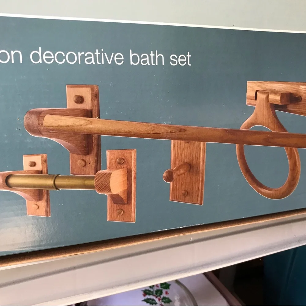 Oak Rustic bath ware set 4 pc. New